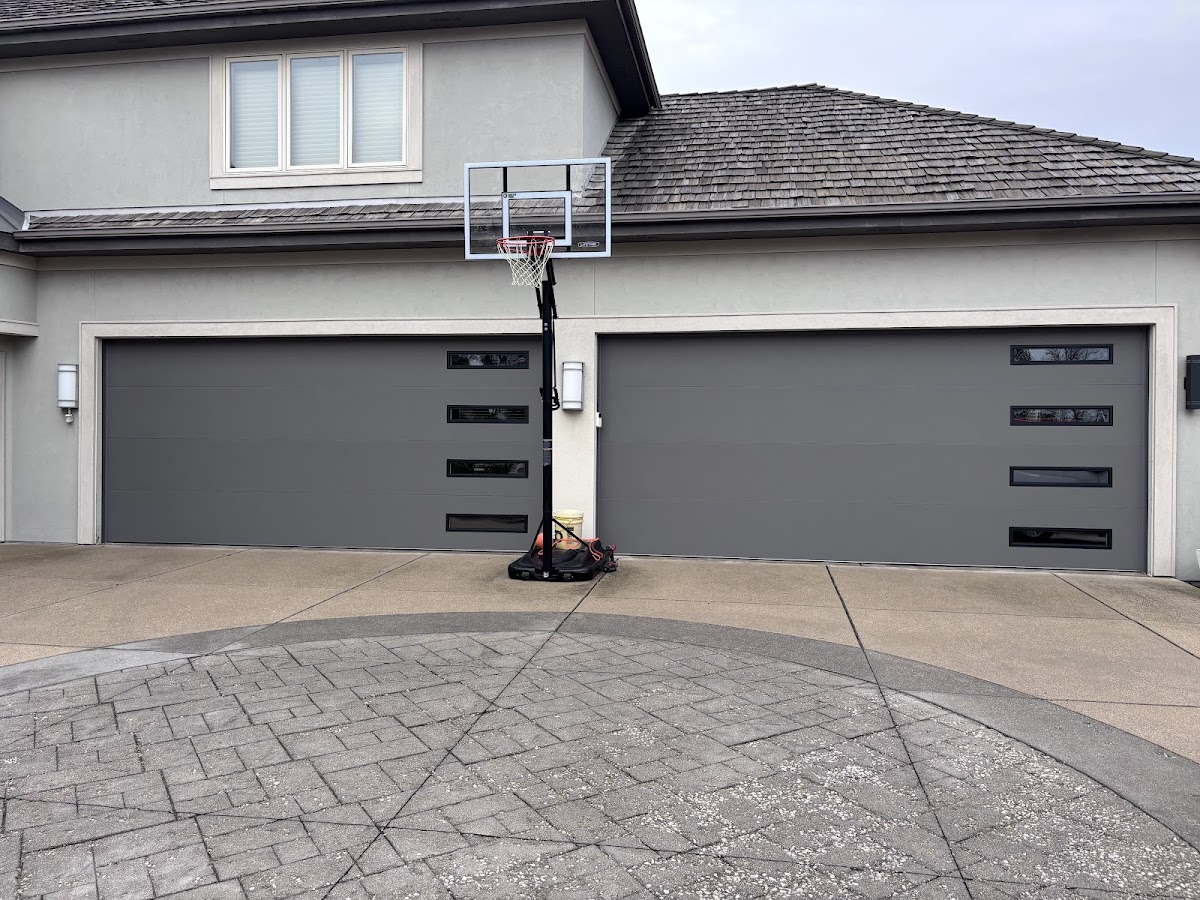 Affordable Garage Door Repair Handyman in Chicago, IL photo