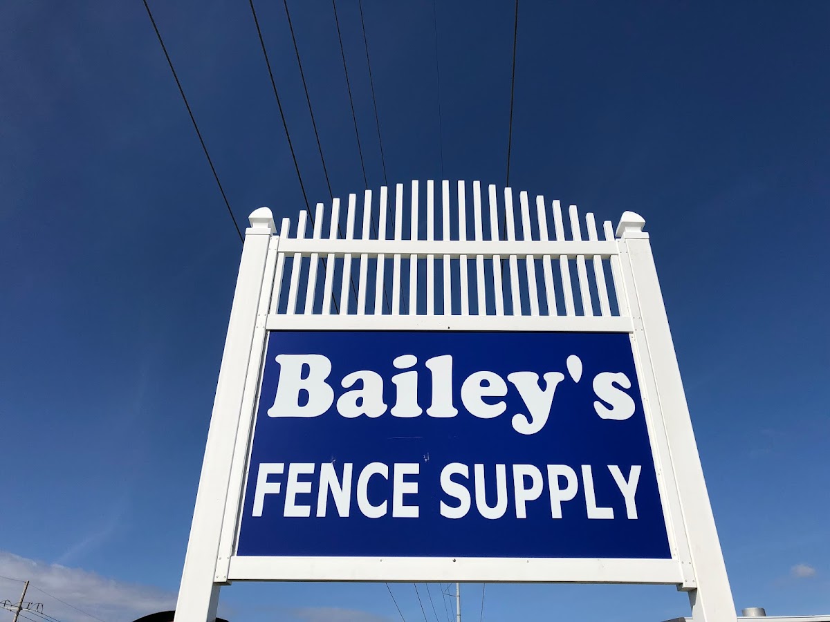 Bailey's Fence Supply Contractor in Houma, LA photo