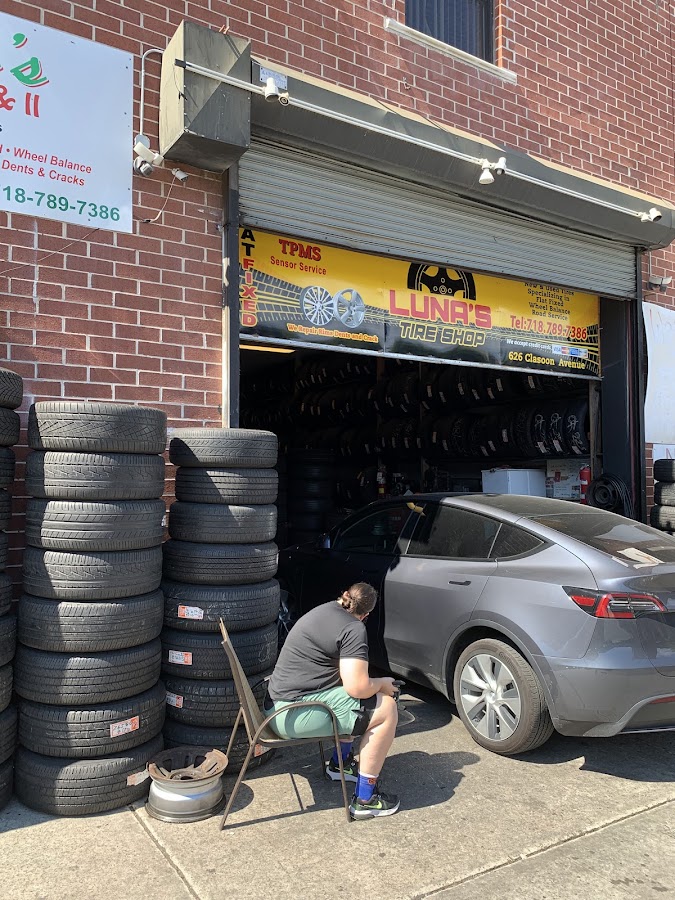 Luna's Tire Shop Auto Repair in Brooklyn, NY photo