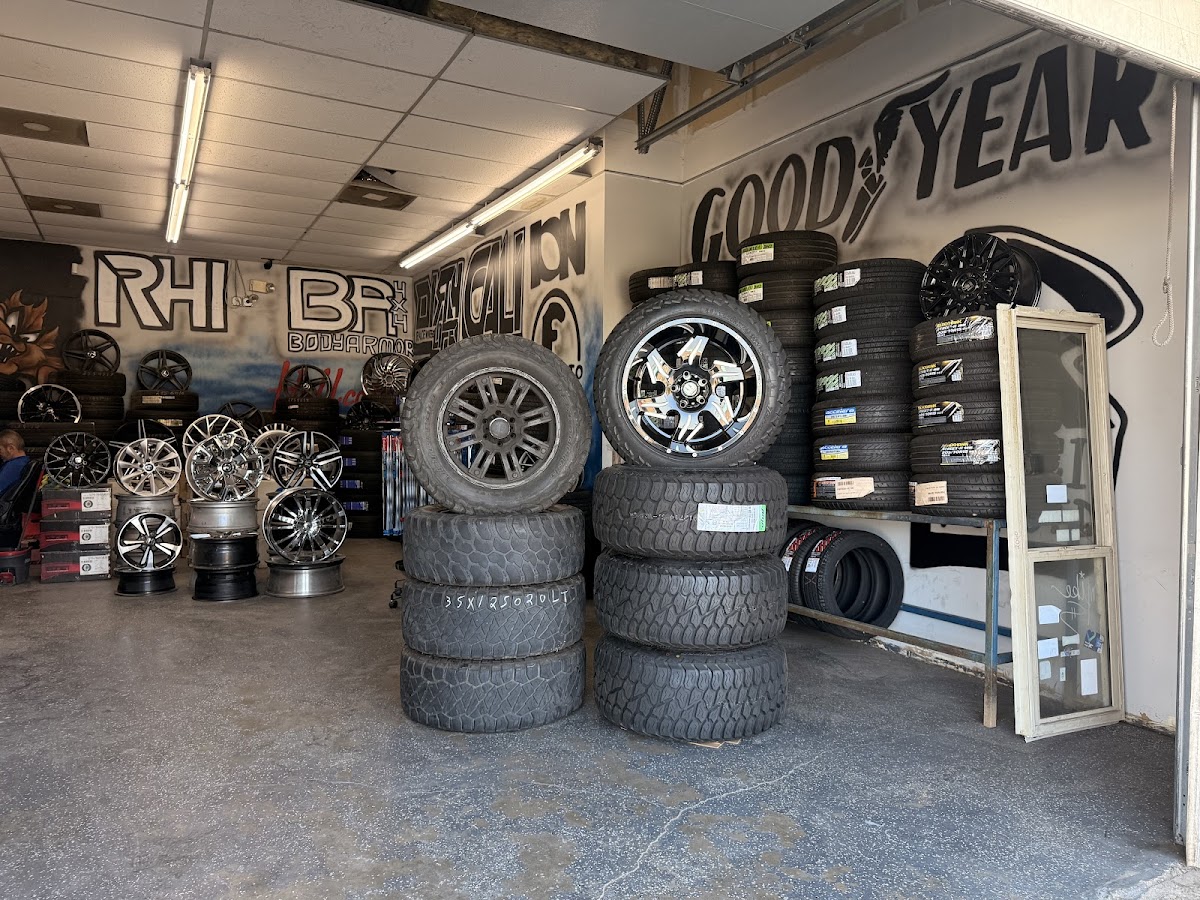 TOP TIRES AND AUTO SERVICE Auto Repair in Columbus, OH photo