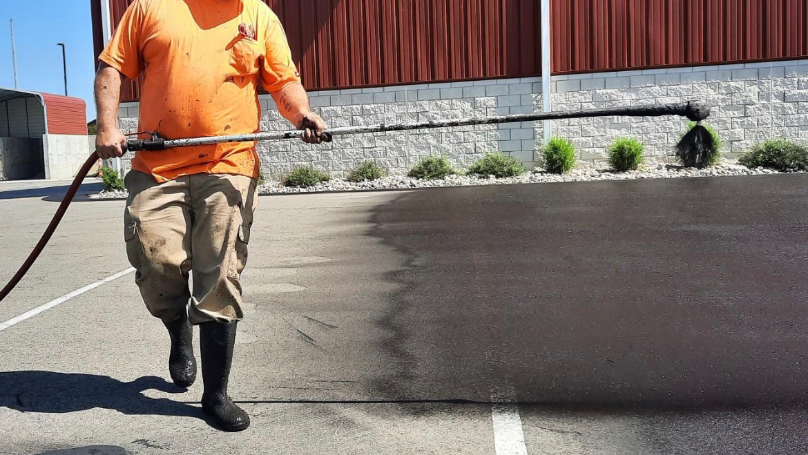 Tri-State Sealcoating Contractor in Cincinnati, OH photo
