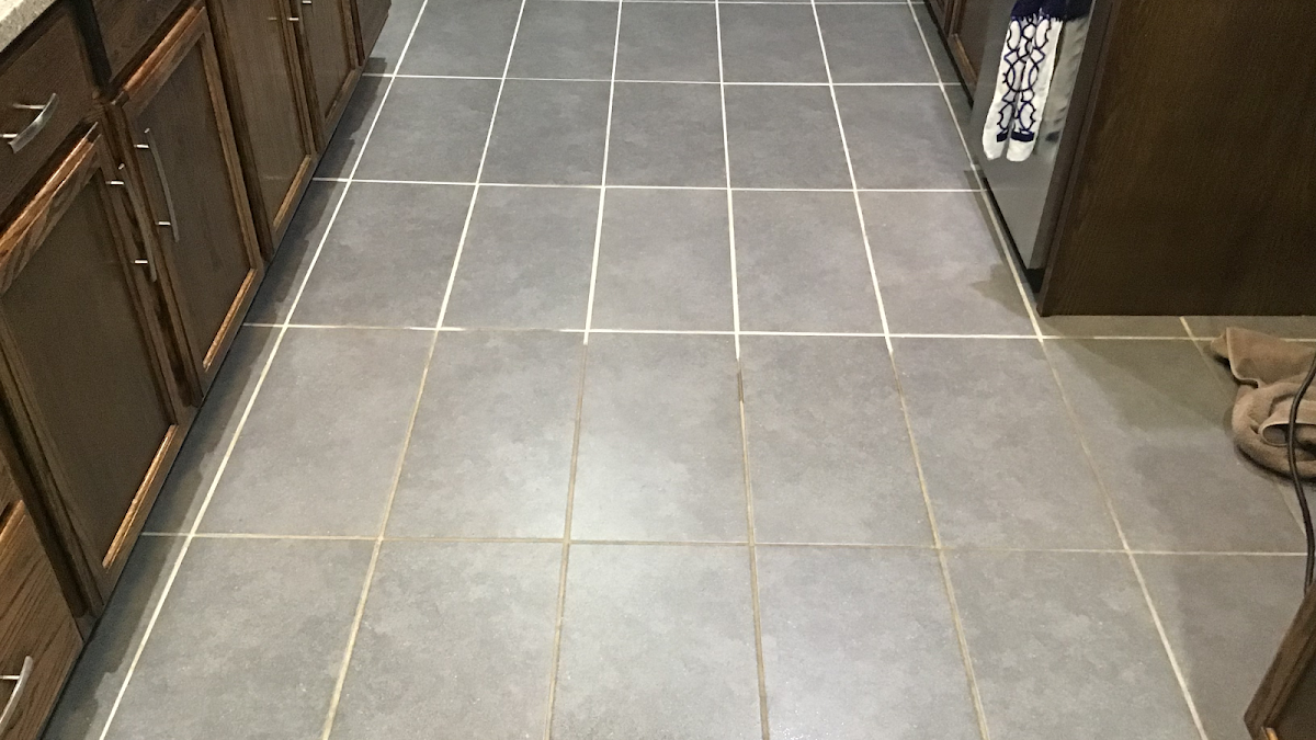 The Grout Medic of Omaha Contractor in La Vista, NE photo