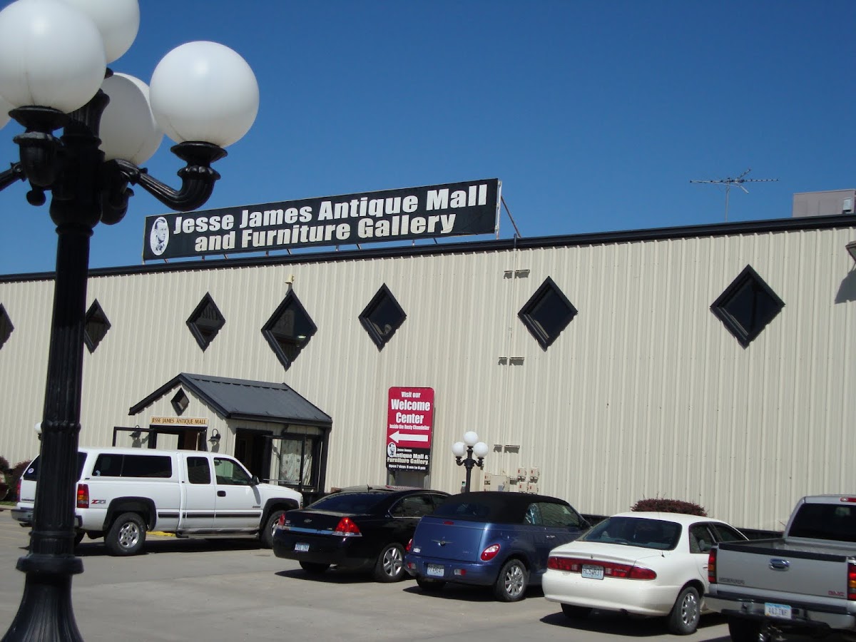 Jesse James Antique Mall Jewelry Repair in St Joseph, MO photo