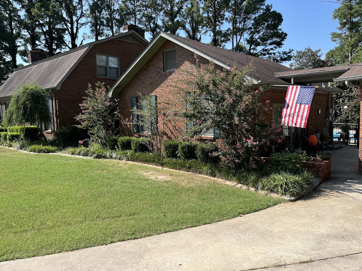 Tucker Lawn and Landscaping Contractor in Decatur, AL photo