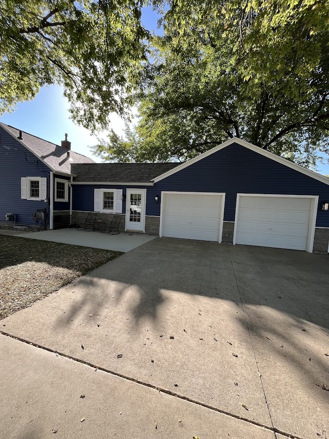ROYAL CROWN RESTORATION Roofing Repair in Waterloo, IA photo