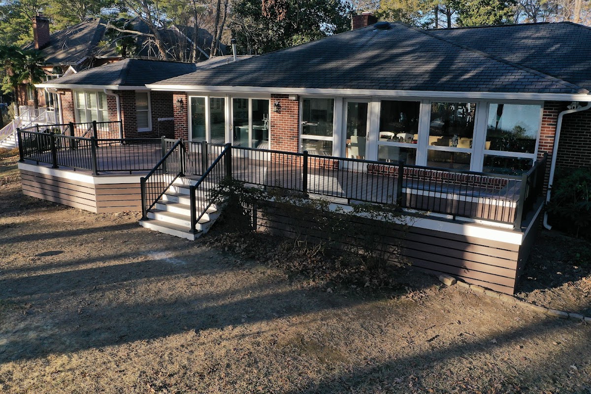 Dutch Deck and Fence Contractor in Norfolk, VA photo