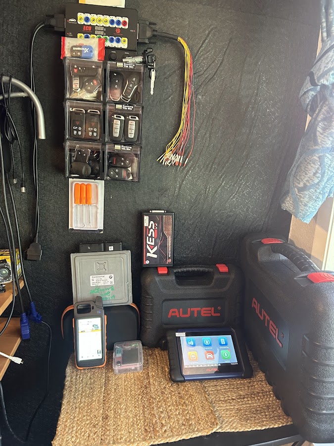 Royal Palm auto diagnostic and mobile mechanic Auto Repair in West Palm Beach, FL photo