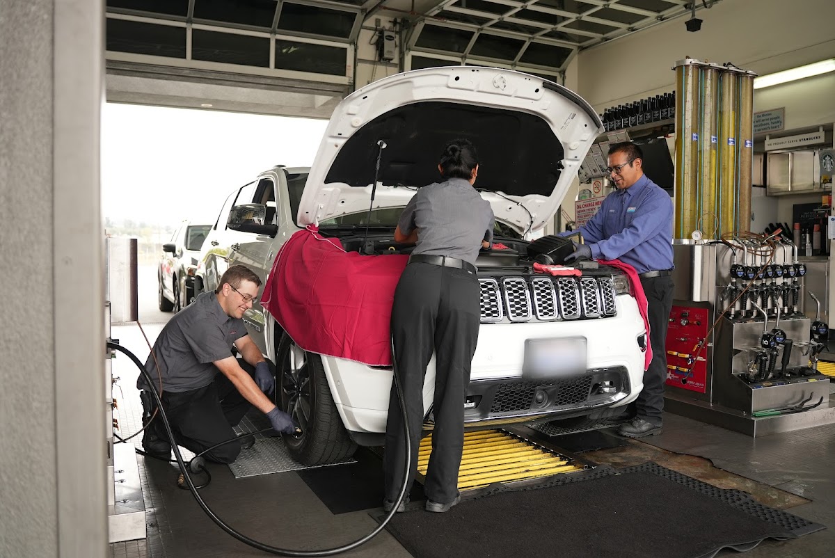 Oilstop Drive-Thru Oil Change + Car Wash Auto Repair in Medford, OR photo
