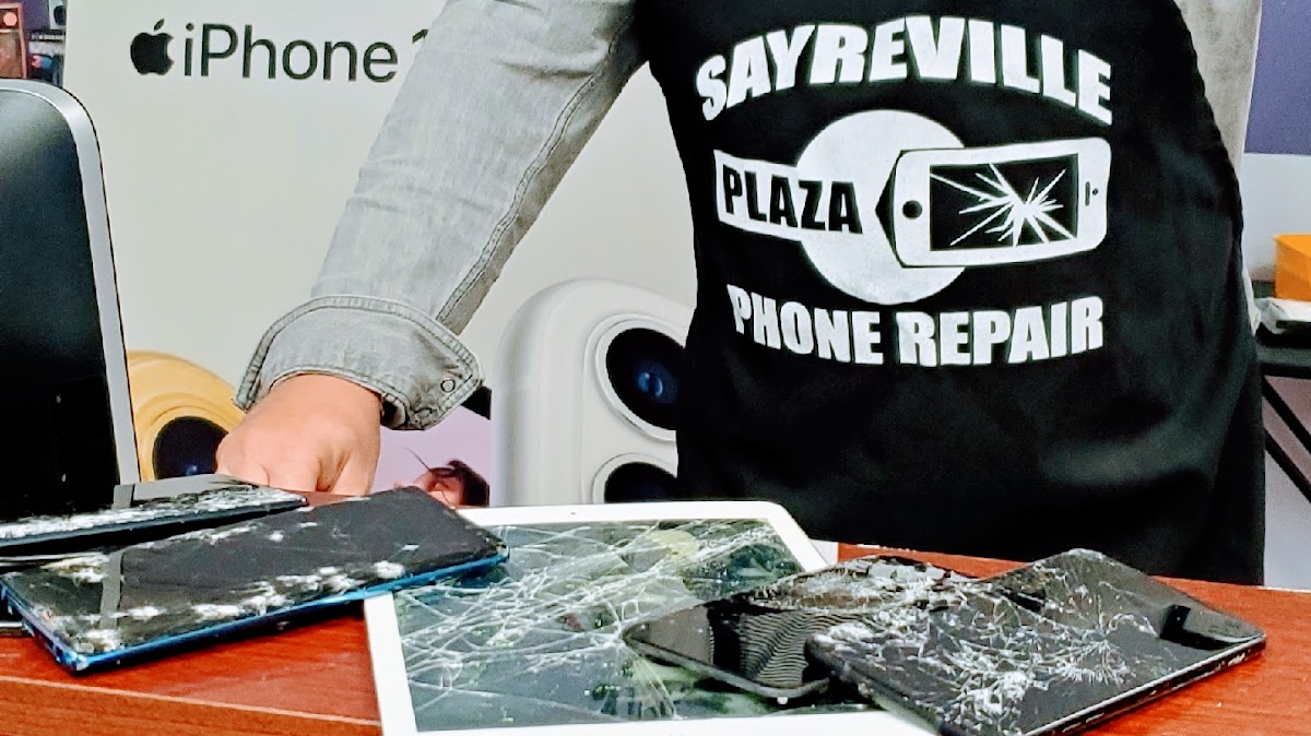 Business photo for Phone Repair of Sayreville Plaza in South Amboy, NJ