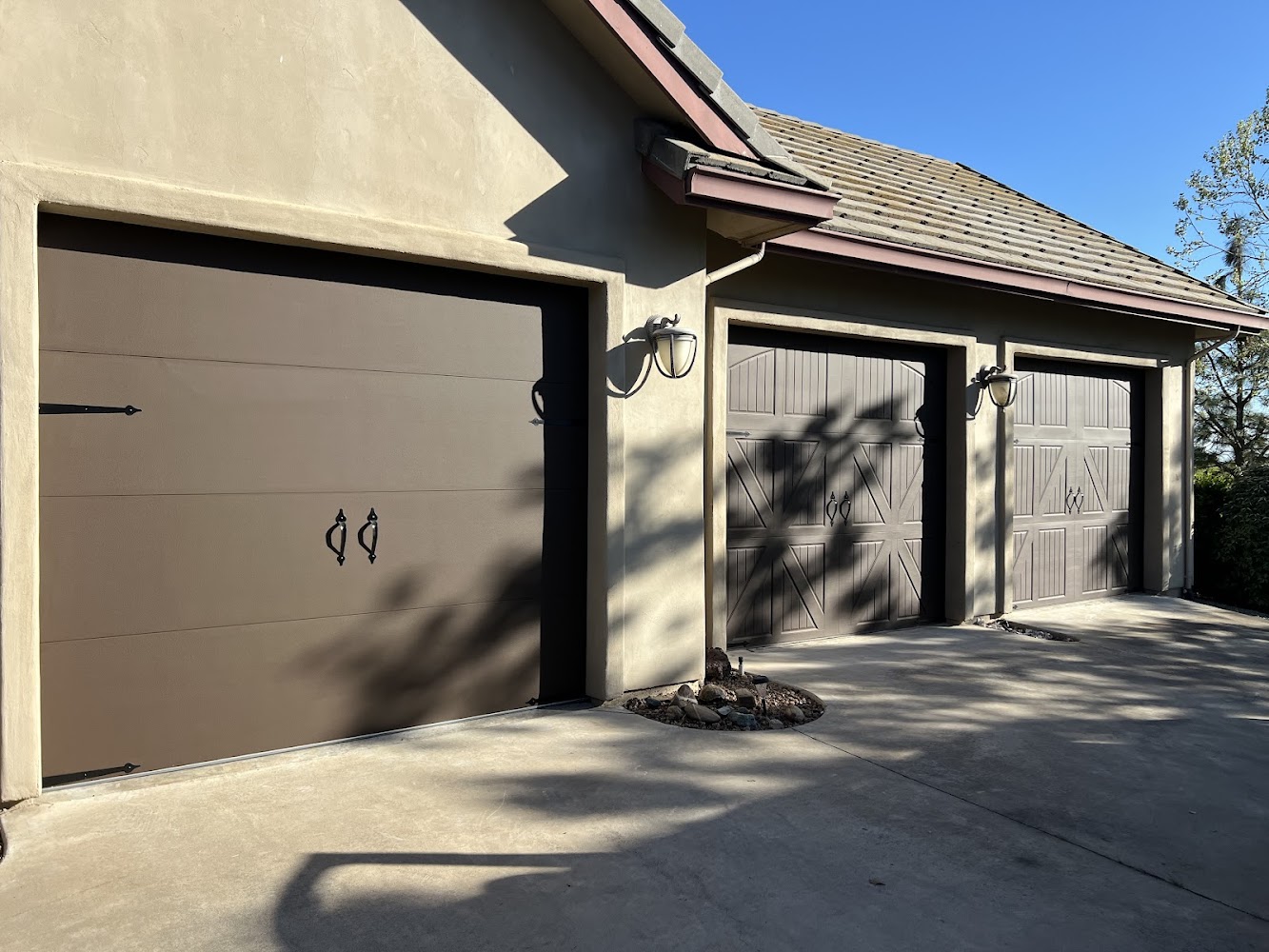 GARAGE DOOR'S BY ATKINS & CO. INC gallery photo
