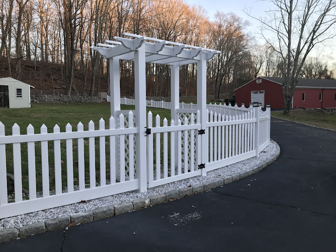 Colonial Fence Company Contractor in Fairfield, CT photo