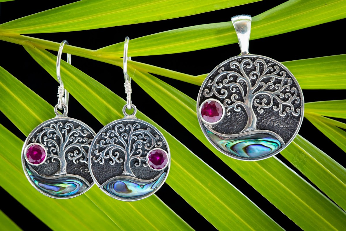 Cummings Goldsmith AKA Sassafras Jewelry Repair in Kailua-Kona, HI photo