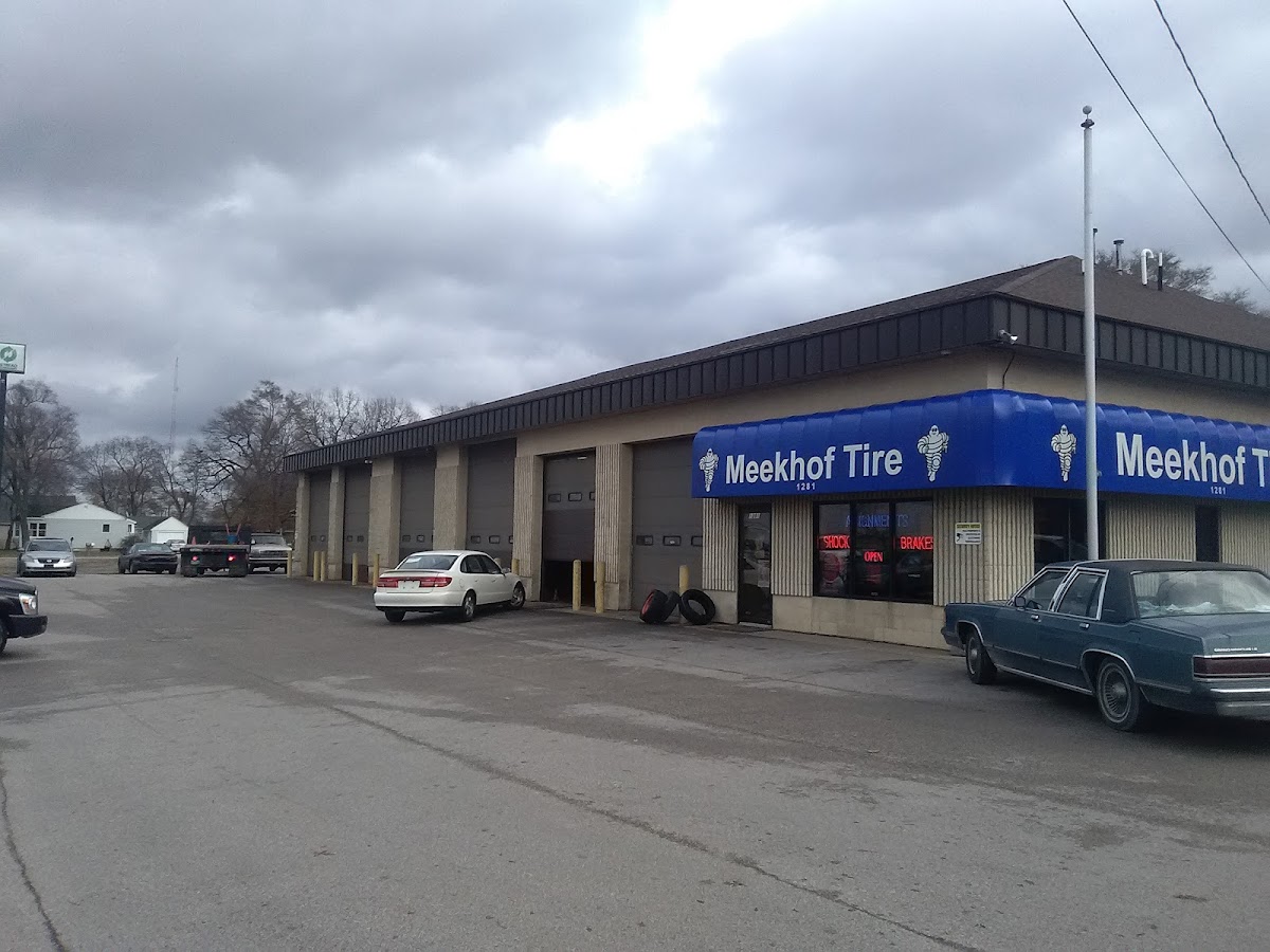 Bauer Built Tire & Service Auto Repair in Muskegon, MI photo