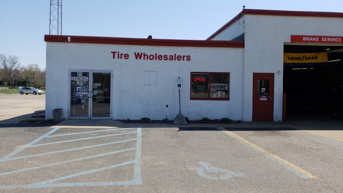 Apple Avenue Tire Wholesalers Plus Auto Repair in Muskegon, MI photo