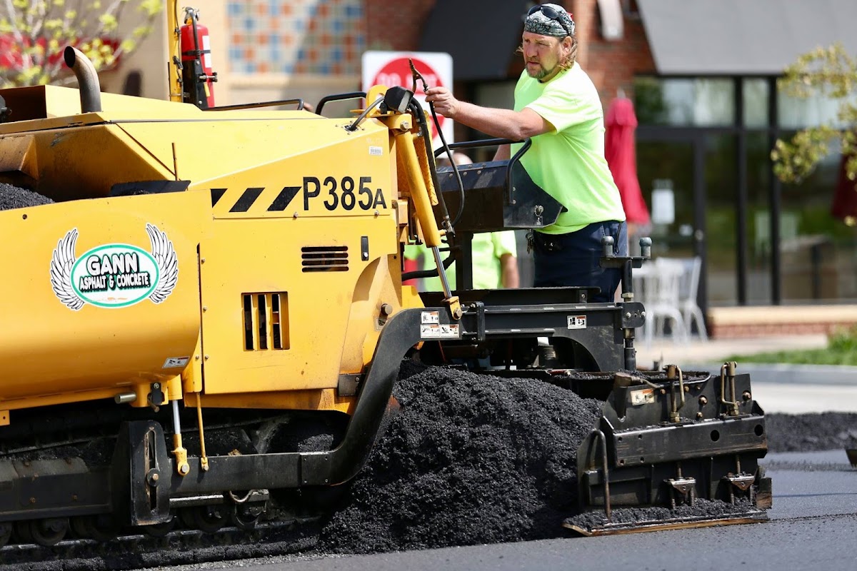 Gann Asphalt & Concrete, Inc. Contractor in Riverside, MO photo