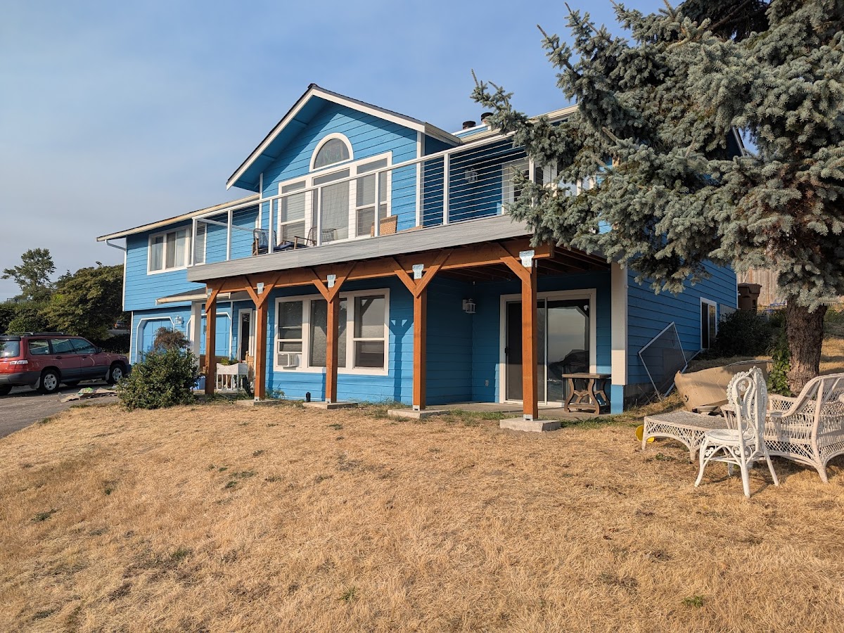 DeckReCover Contractor in Edmonds, WA photo