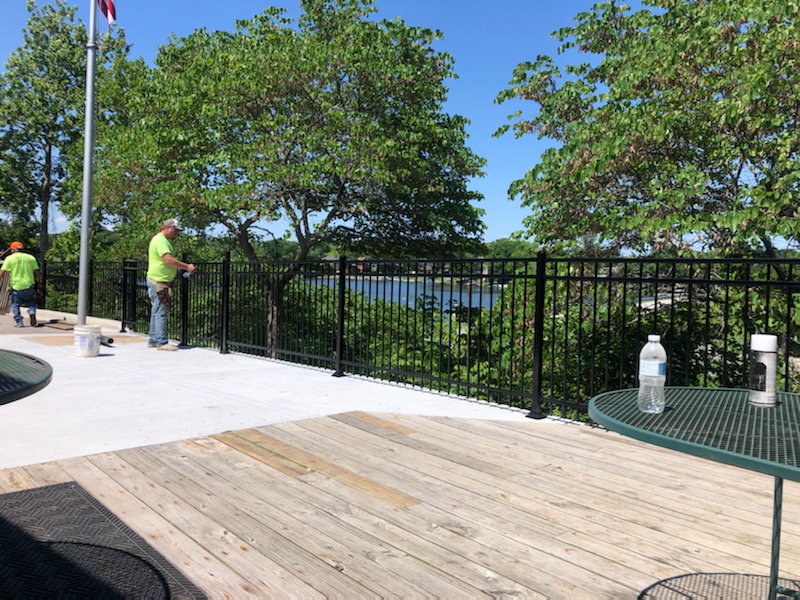 Van's Fence Contractor in Kansas City, MO photo
