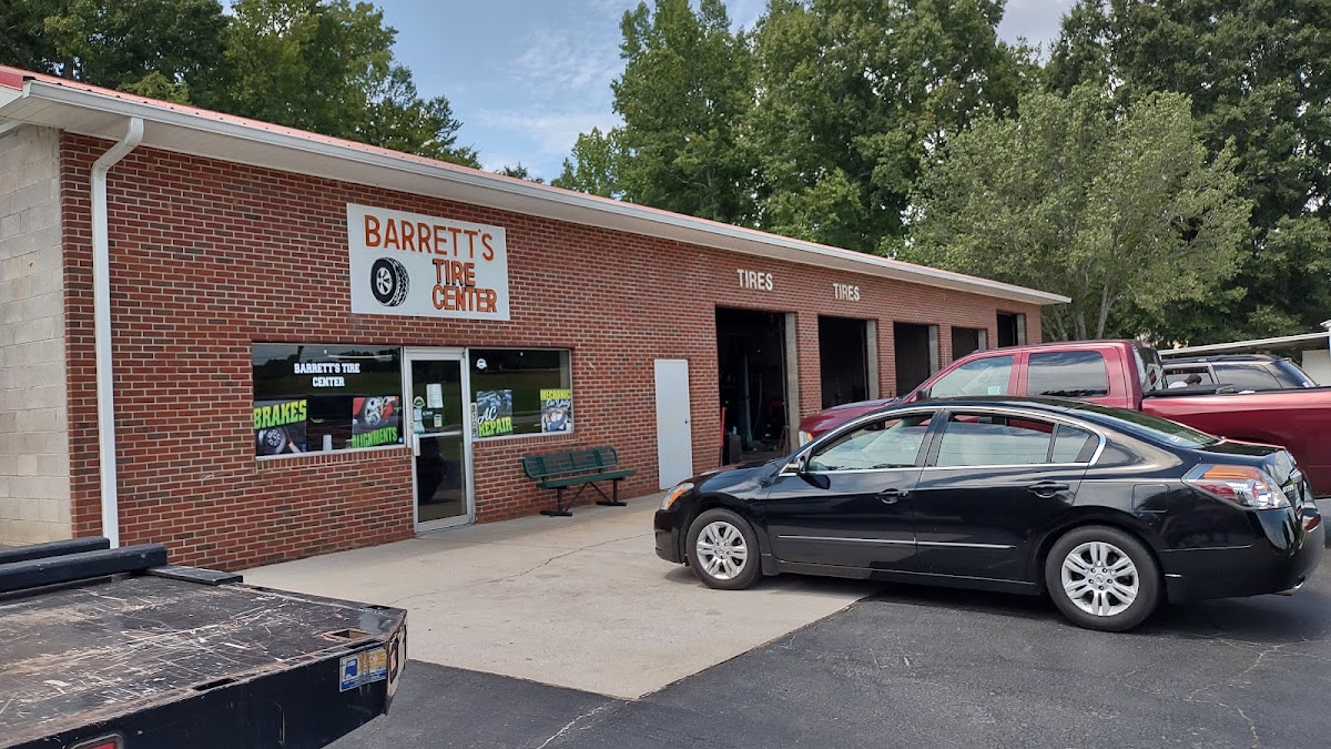 Barrett's Tire Center Auto Repair in Hodges, SC photo