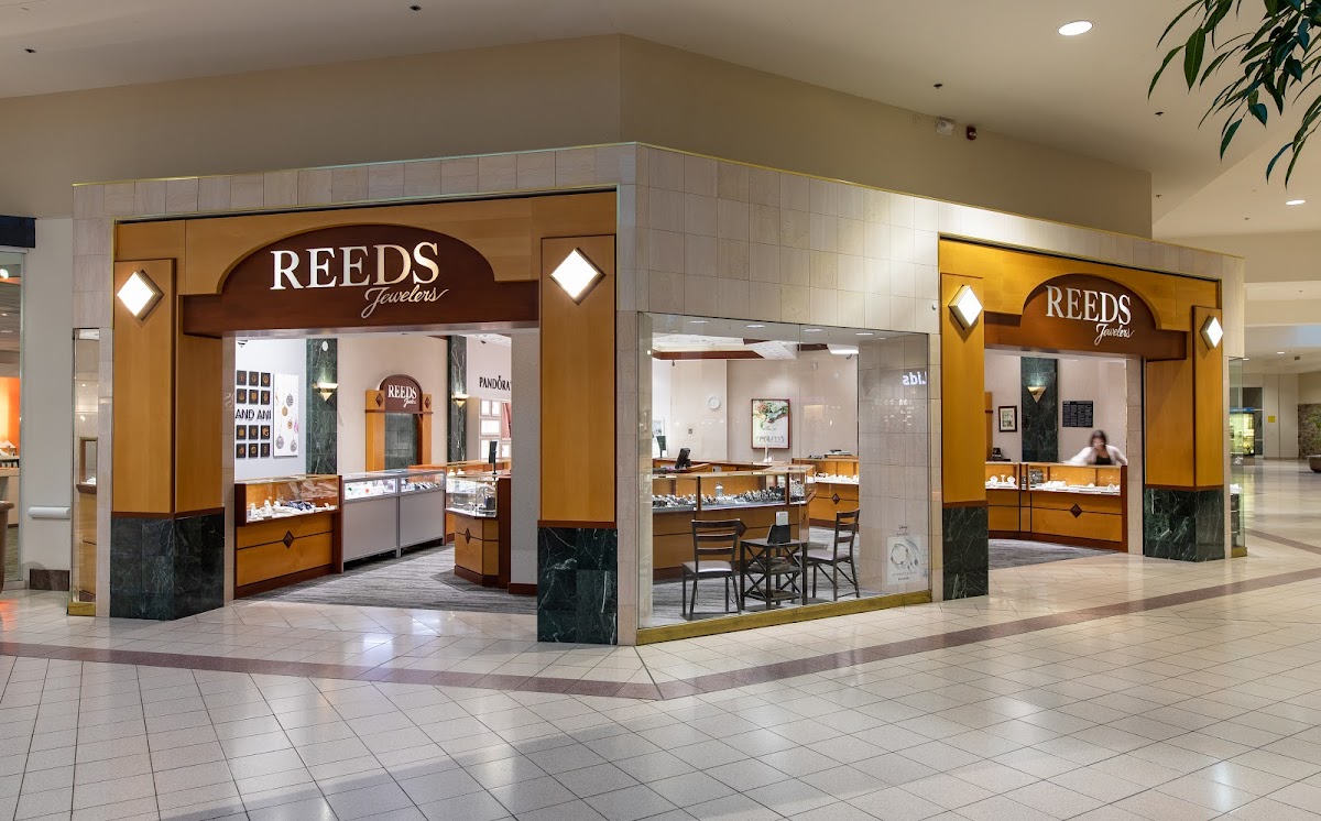 REEDS Jewelers Jewelry Repair in 4200 Portsmouth Blvd #10, VA photo