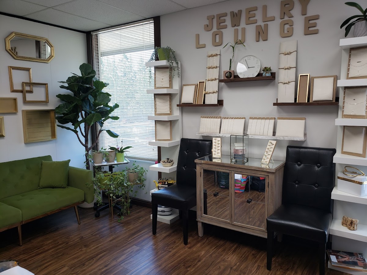 Lux Jewelry Lounge Permanent Jewelry & Charm Bar Jewelry Repair in Bellevue, WA photo