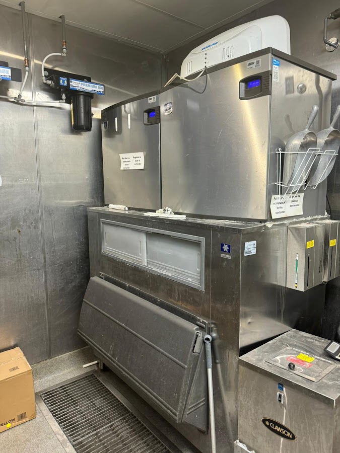 Ice maker repair Contractor in Los Angeles, CA photo