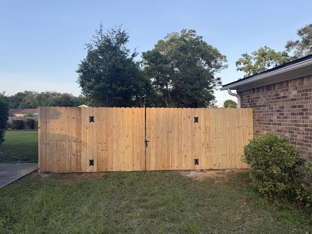 Smart Choice Fence Contractor in Bellview, FL photo
