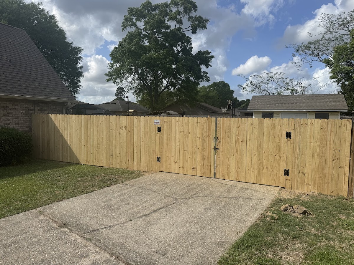 Smith & Sons Fence Solutions LLC Contractor in Pensacola, FL photo