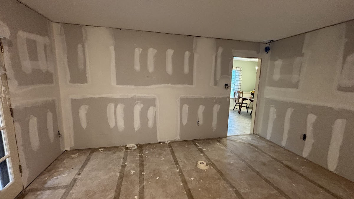 Onepiece drywall & paint & bathroom & kitchen Plumber in Memphis, TN photo