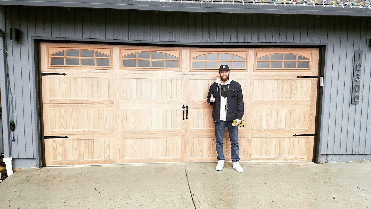 Pioneer Garage Doors Garage Door Repair in Vancouver, WA photo