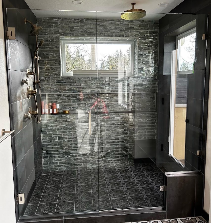 PNW GLASS & MIRROR Contractor in Vancouver, WA photo