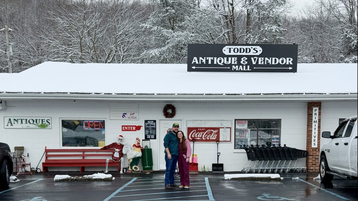 Todds Antique & Vendor Mall local service