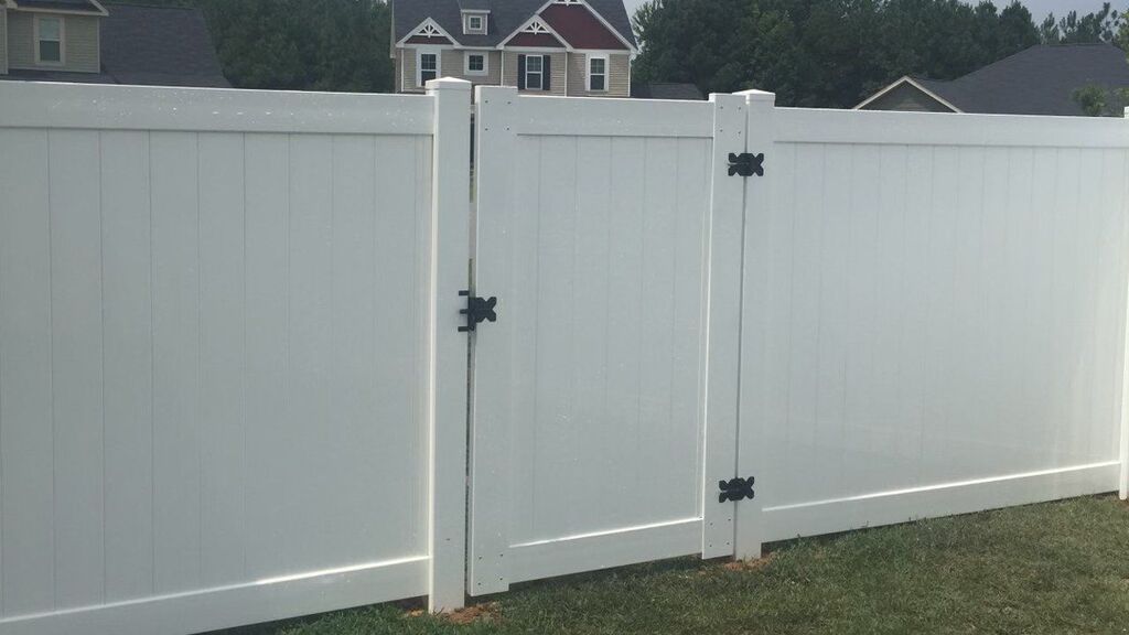Professional Fence Company Contractor in Raeford, NC photo