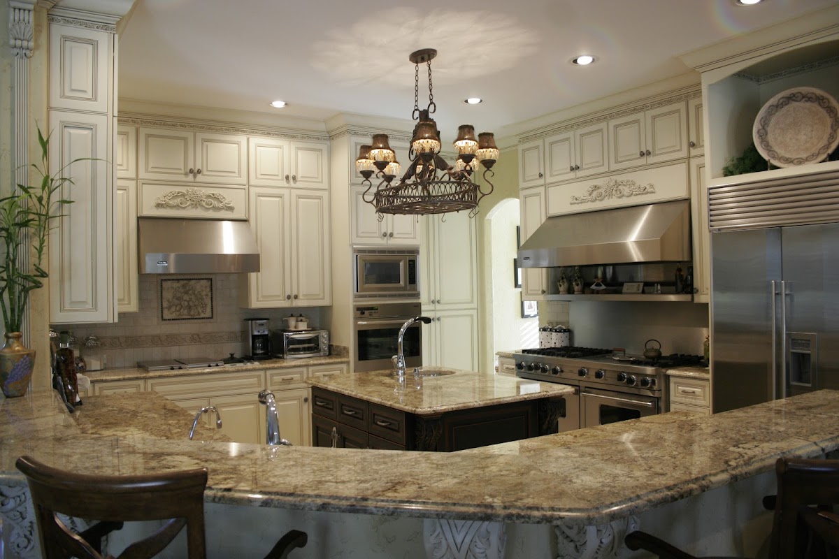 Cabinet Makeovers Contractor in Nashville, TN photo