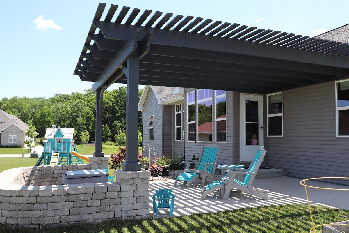 Dave Van Rite Construction, LLC - Creative Decks & Landscaping Contractor in Green Bay, WI photo