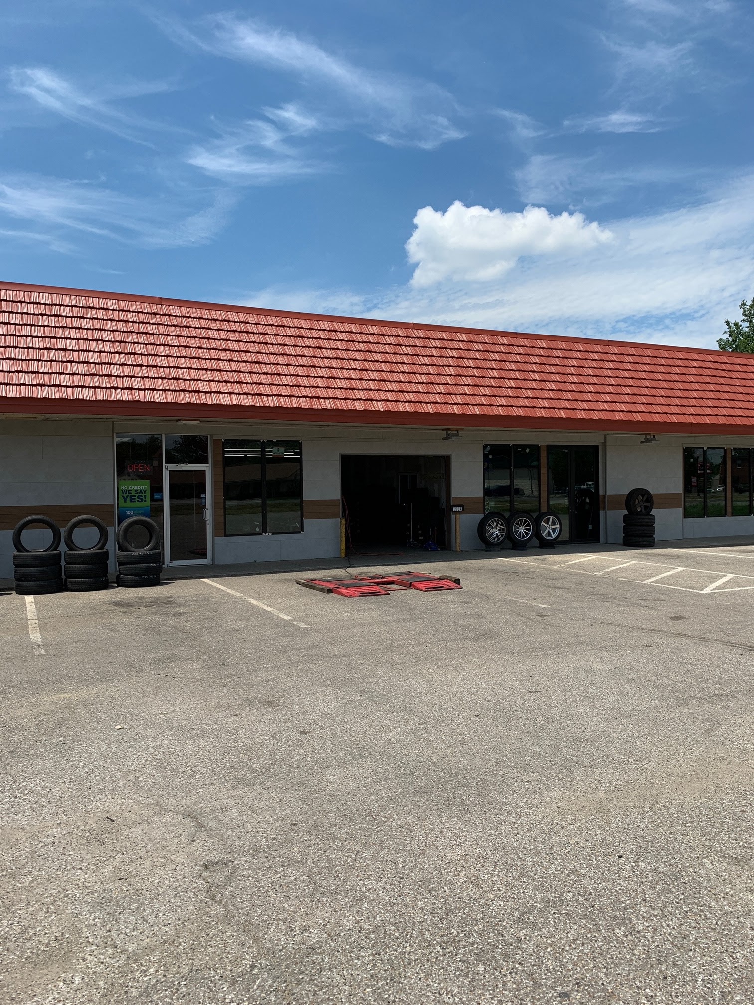 T.W Auto Repair & Tire Services Auto Repair in Jeffersonville, IN photo