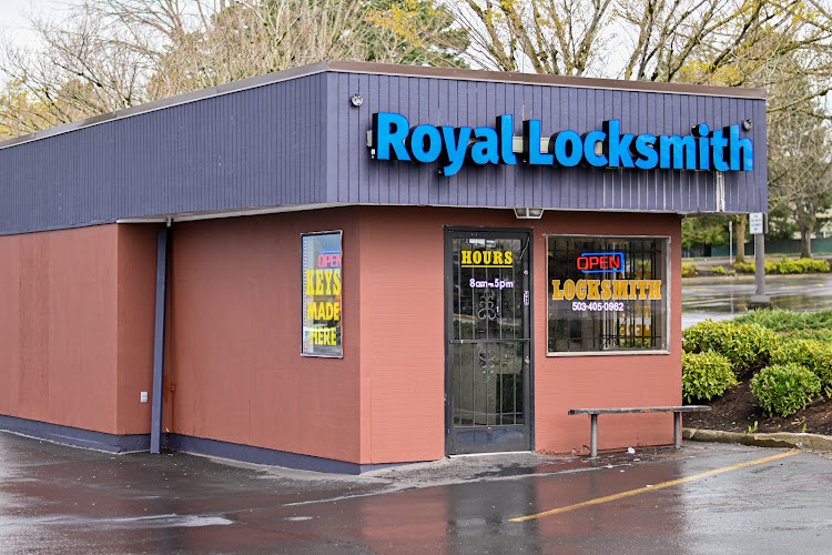 Royal Locksmith Auto Repair in Gresham, OR photo