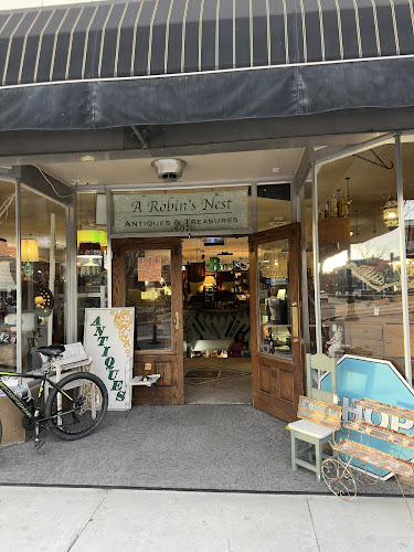 A Robin's Nest of Antiques & Treasures Mobile Phone Repair in Grand Junction, CO photo