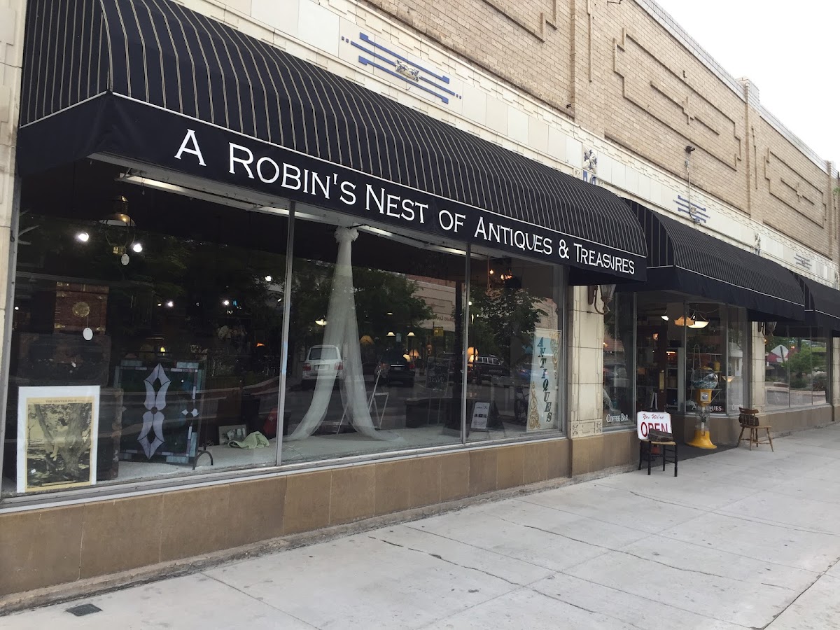 Business photo for A Robin's Nest of Antiques & Treasures in Grand Junction, CO