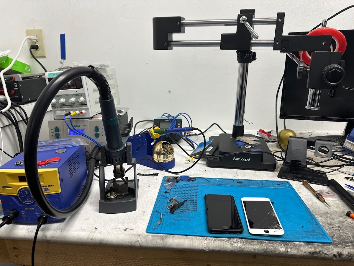 Business photo for Phone’s Repair in Winston-Salem, NC