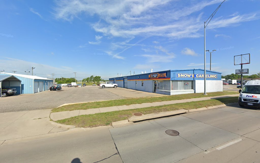 Gallery photo for Snow's Car Clinic in Hastings, NE