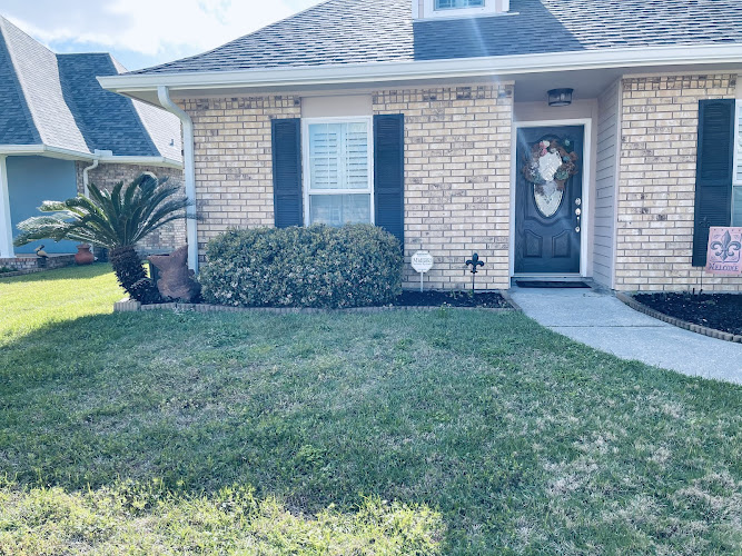 DJ's Lawn Care and Professional Landscaping Service Lawn Care Service in Slidell, LA photo