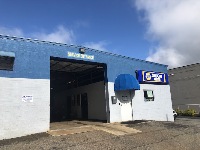 Jeff's Golden Gate Tire & Auto Auto Repair Shop in Greensboro, North Carolina photo