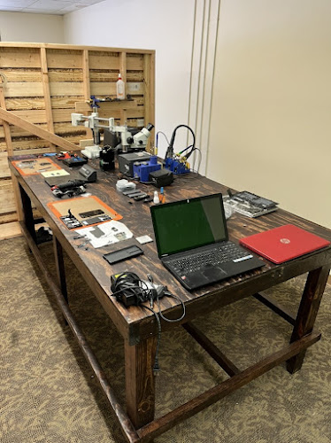 Techie Electronics Repair Shop in Waynesville, North Carolina photo