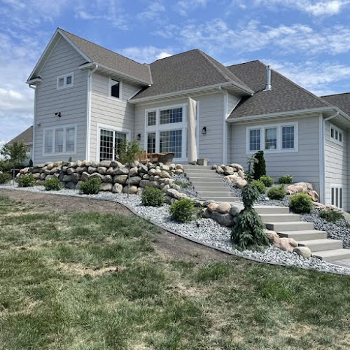 Mankato Landscapers Landscaper in Mankato, MN photo