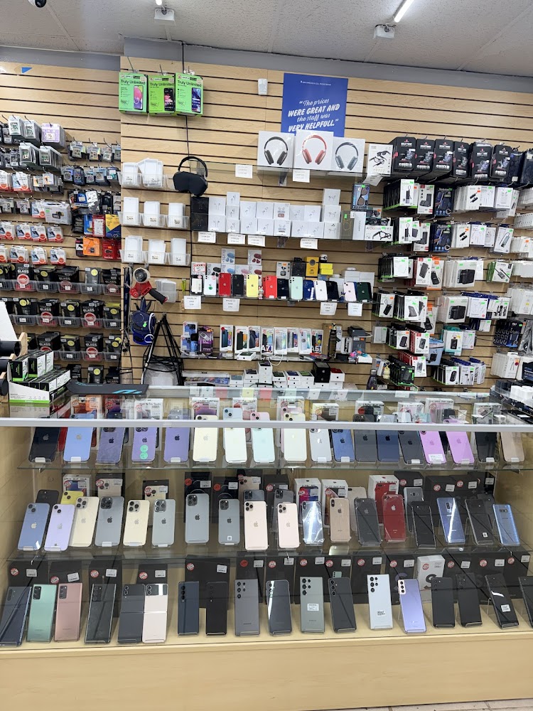 MAX WIRELESS CELLPHONE REPAIR, ELECTRONICS NOVELTIES SPEAKERS UNLOCKED PHONES DUBAI PERFUMES LUGGAGE BAGS WHOLESALE & RETAIL gallery photo