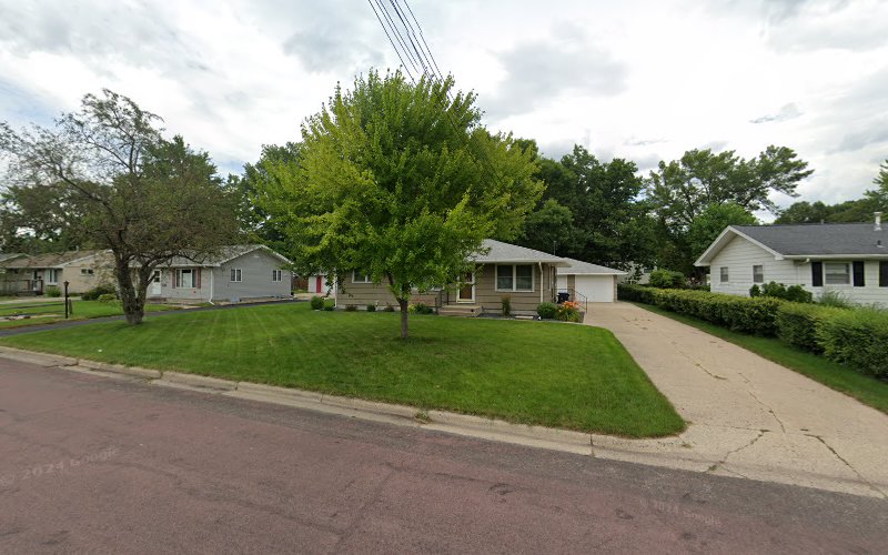 Lawnpro Lawn and Tree Care Lawn Care Service in Mankato, MN photo