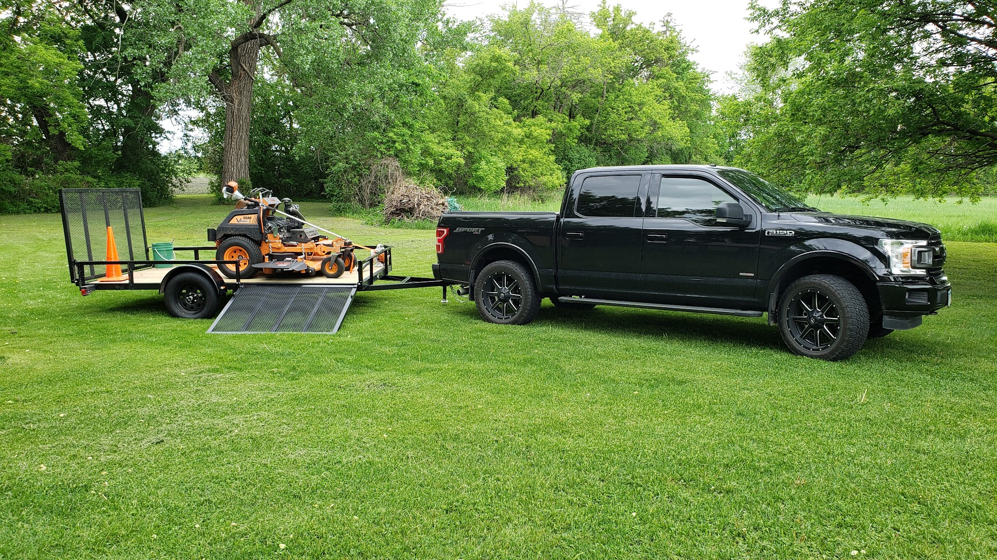 Ci Lawn Care Lawn Care Service in Mankato, MN photo