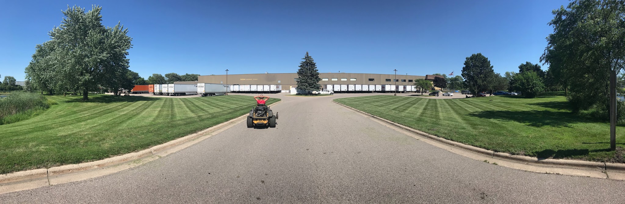 Maverick Lawn Care Lawn Care Service in Mankato, MN photo