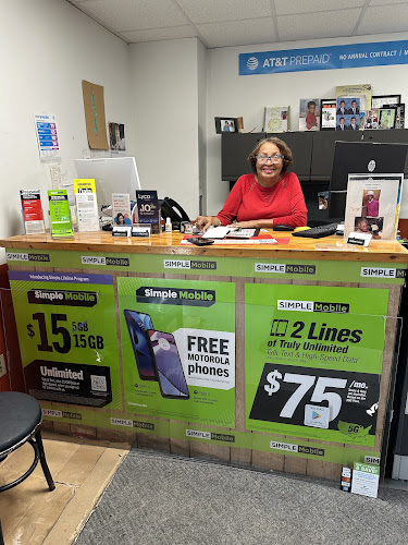 Page Talk , Selectel wireless,prepaid Verizon ,AT&t prepaid, iphone and Samsung Glalaxy Cell Phone Store in Lumberton, North Carolina photo