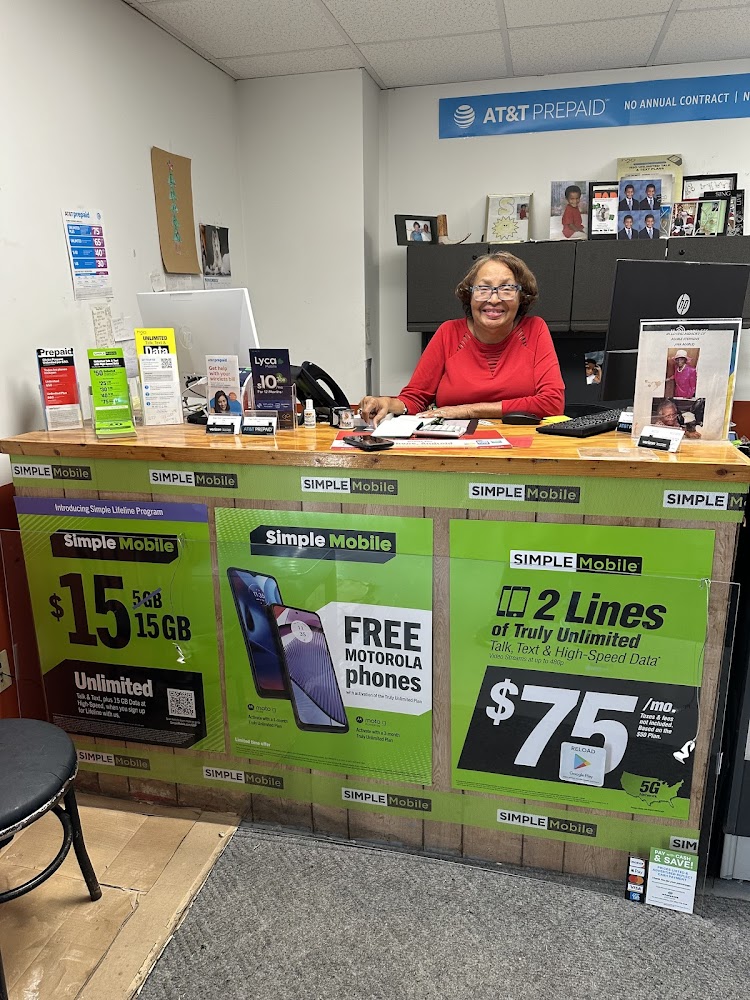 Page Talk , Selectel wireless,prepaid Verizon ,AT&t prepaid, iphone and Samsung Glalaxy photo